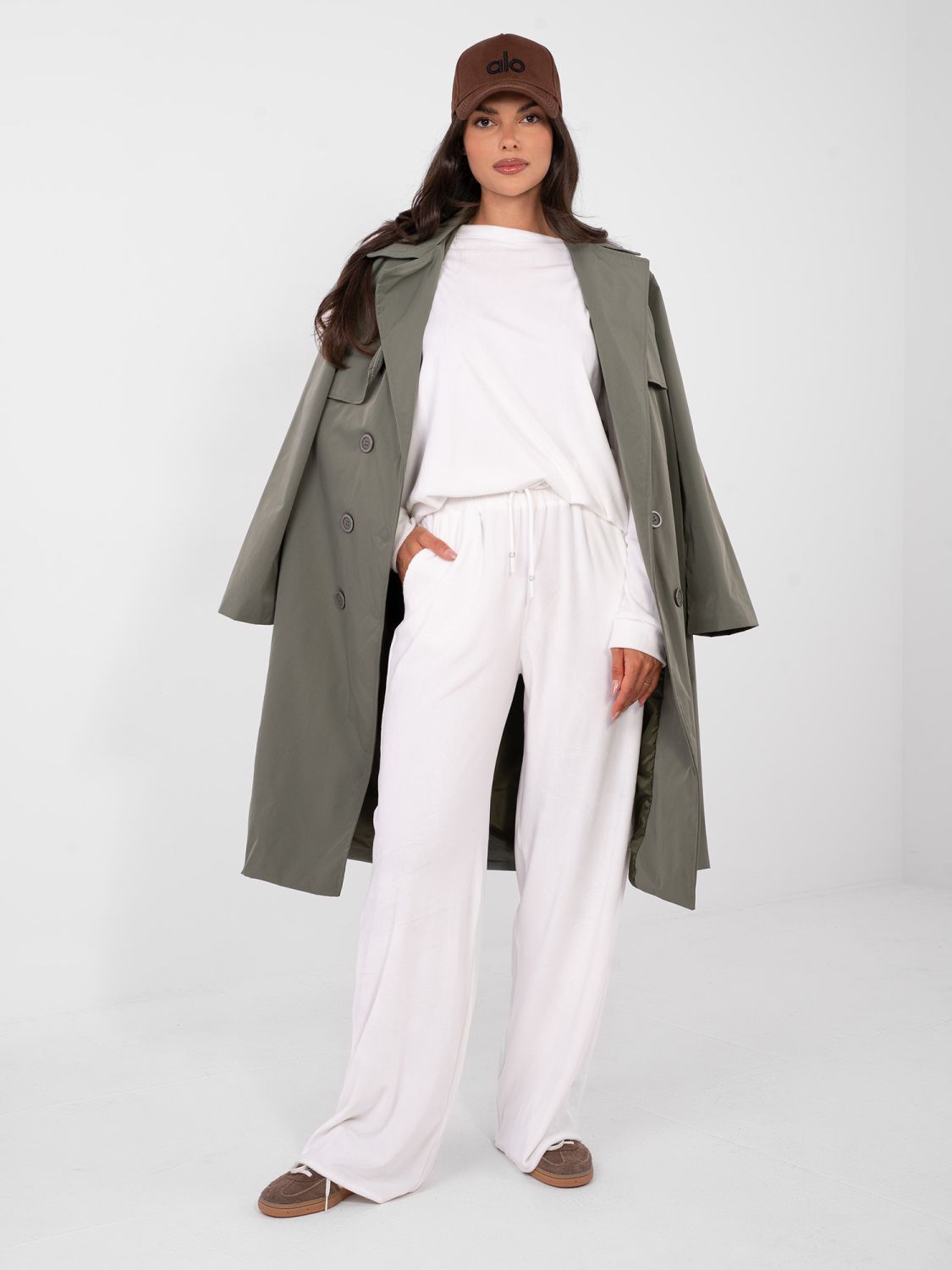 Ženski komplet ecru z dolgimi rokavi in okrasnimi detajli