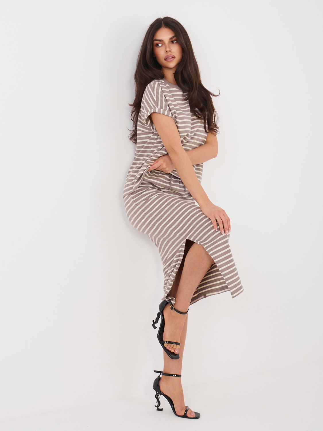 Bež midi krilo s črtami in žepi