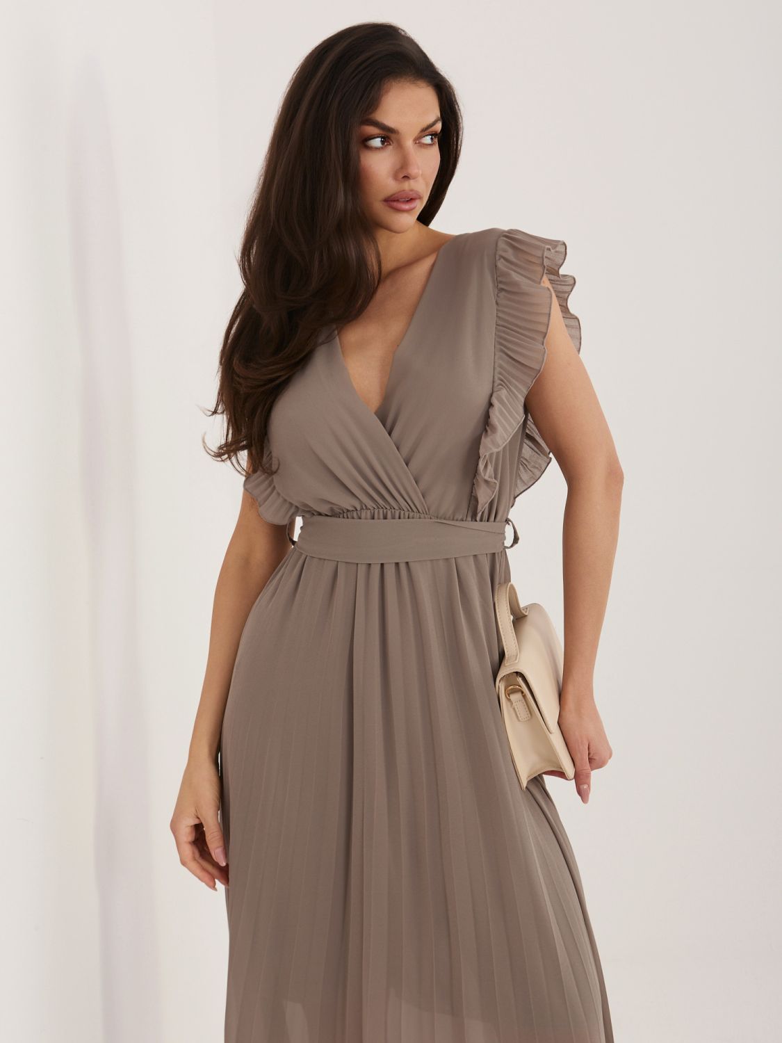 Bež obleka A-kroja z pasom, midi dolžina