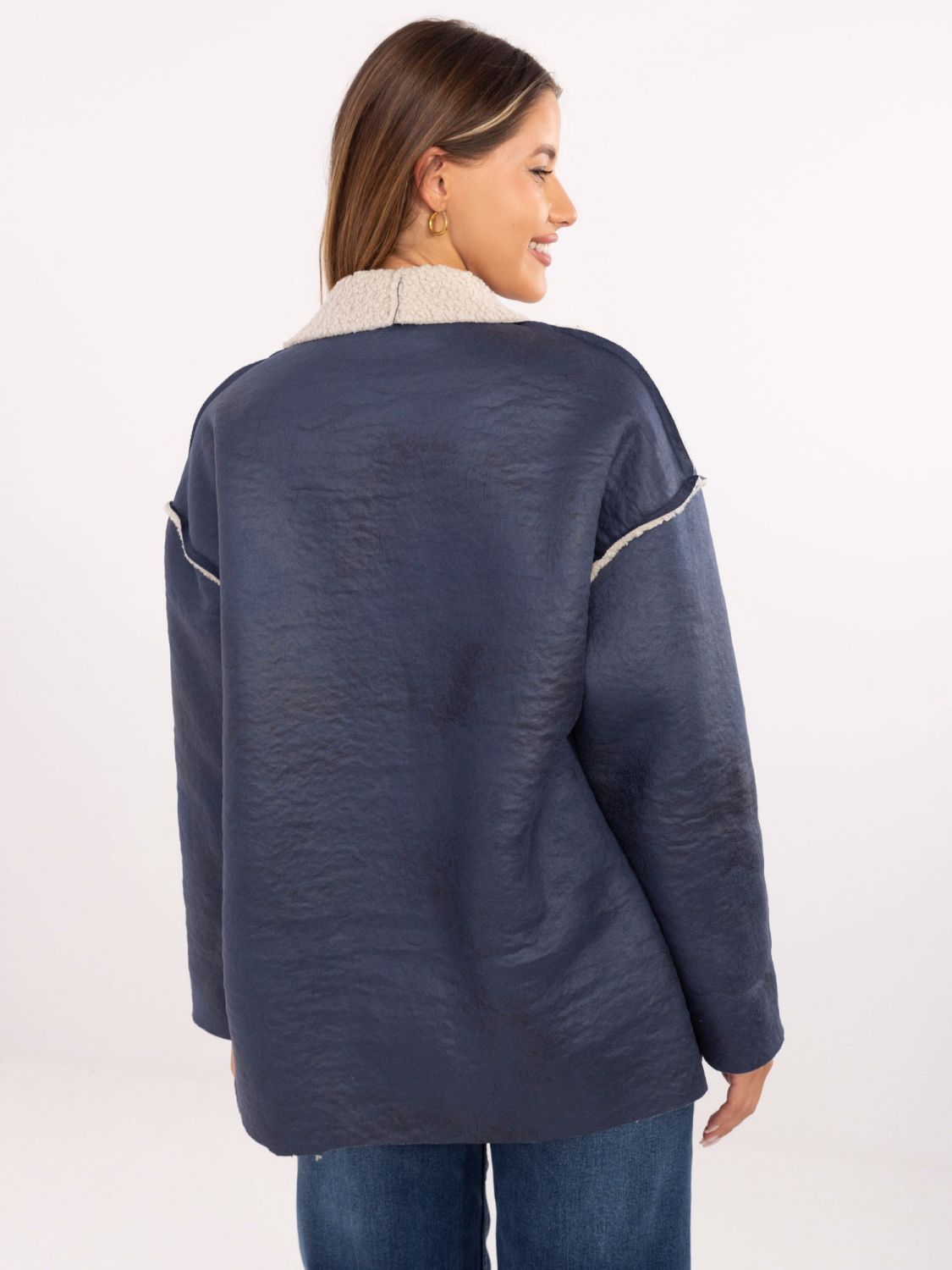 Elegantna modra prehodna jakna