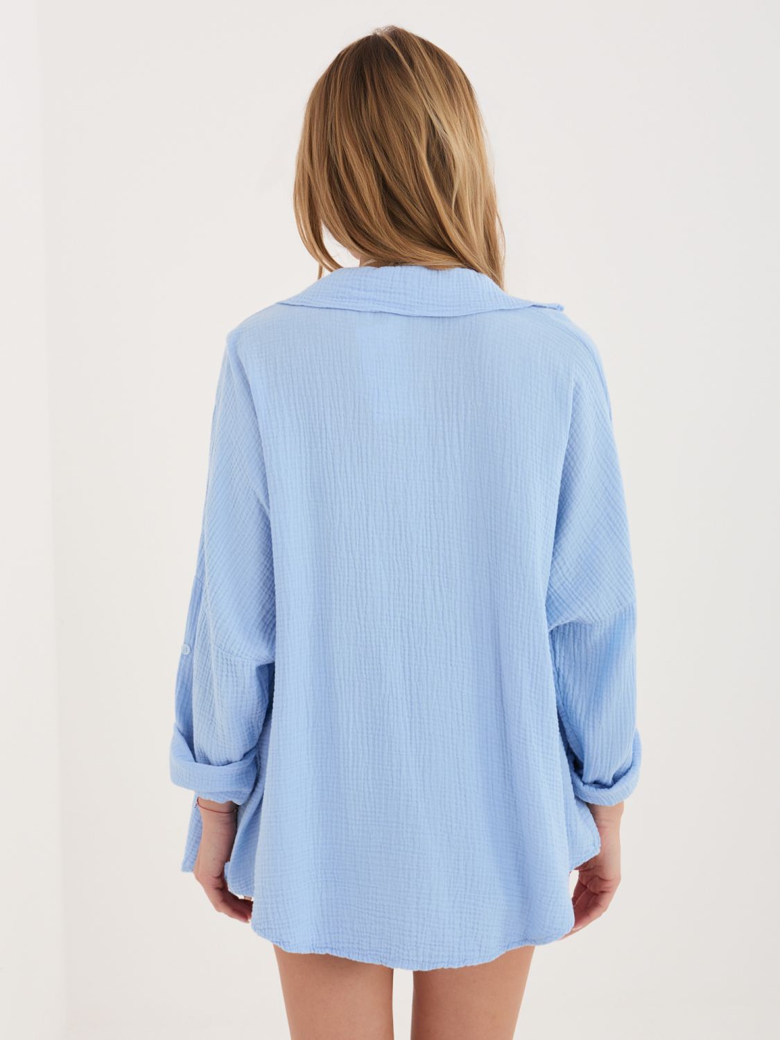 Svetlo modra bombažna srajca s klasičnim ovratnikom