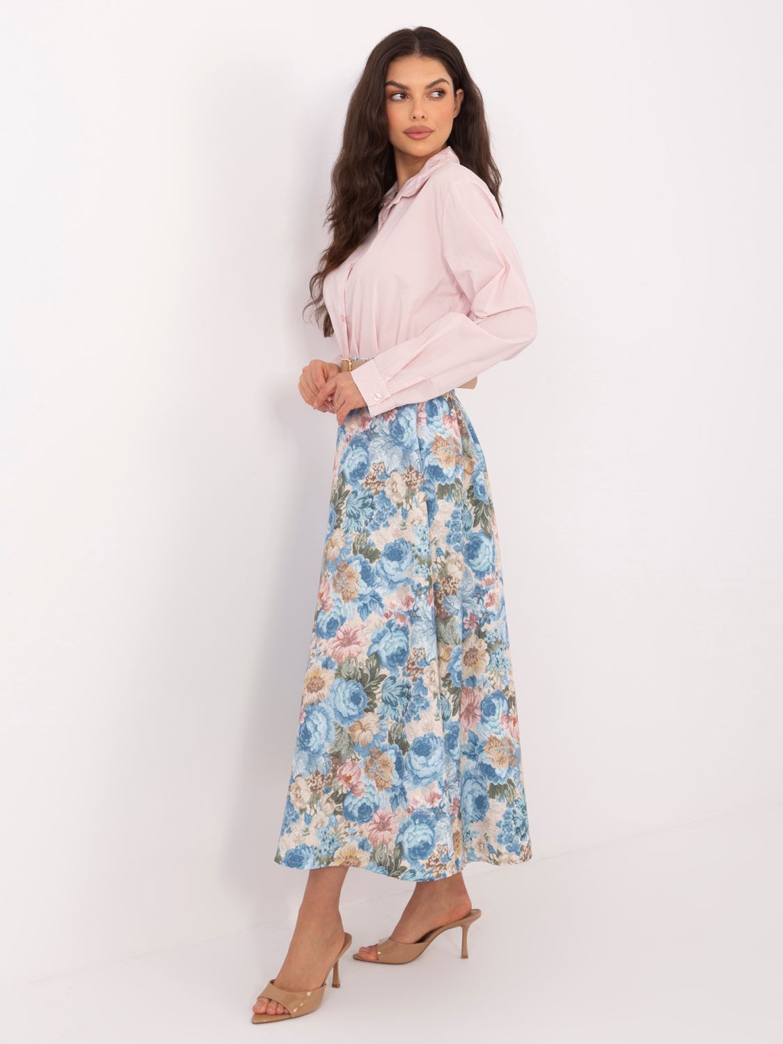 Elegantno midi krilo s cvetličnim vzorcem in pasom, modro