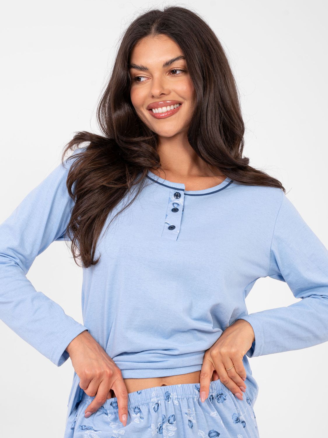 Ženska bombažna pižama s cvetličnim vzorcem, modra