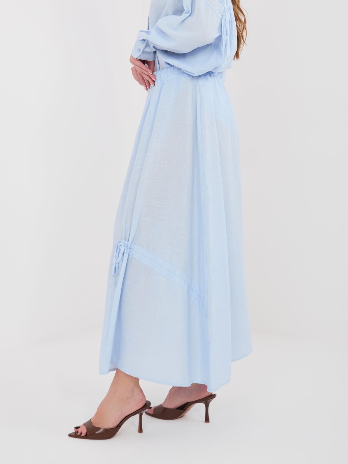 Svetlo modro midi krilo z zavezovanjem