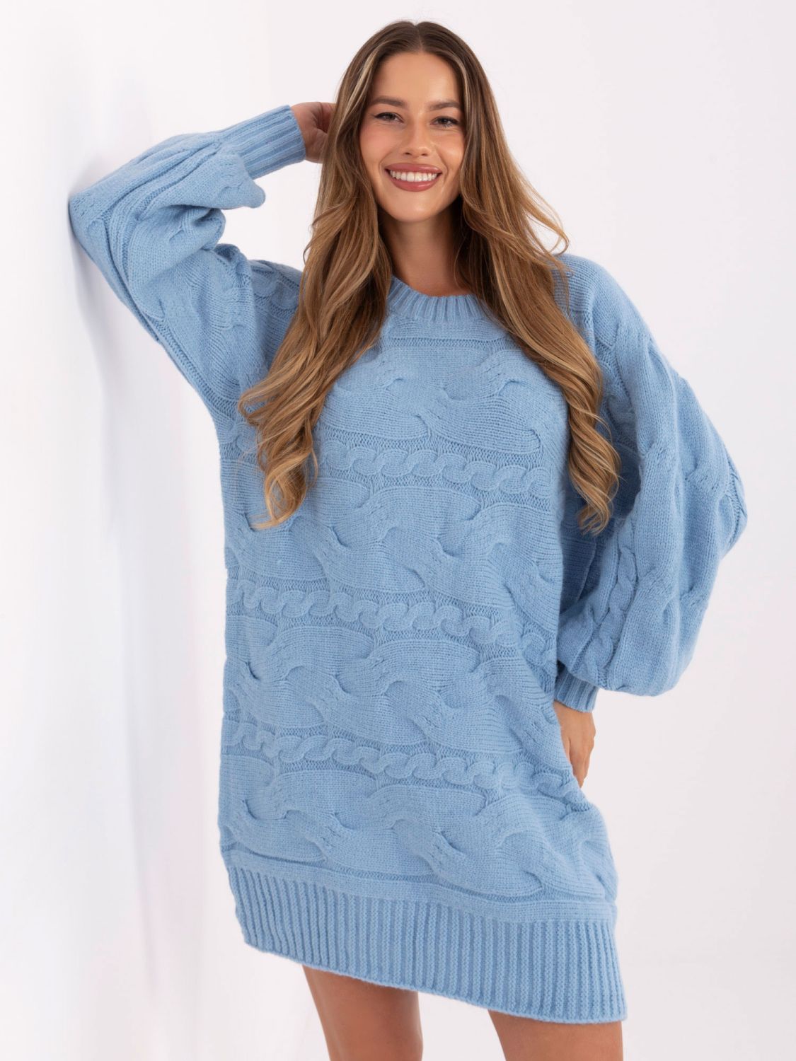 Oversize pulover v svetlo modri barvi