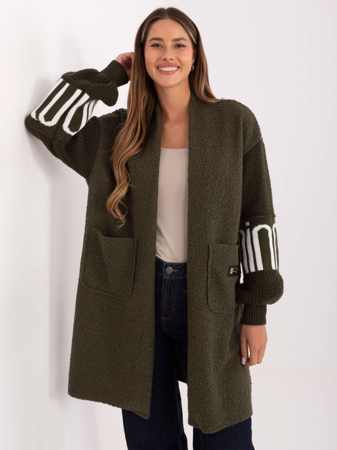 Sodoben khaki kardigan z žepi in napihnjenimi rokavi