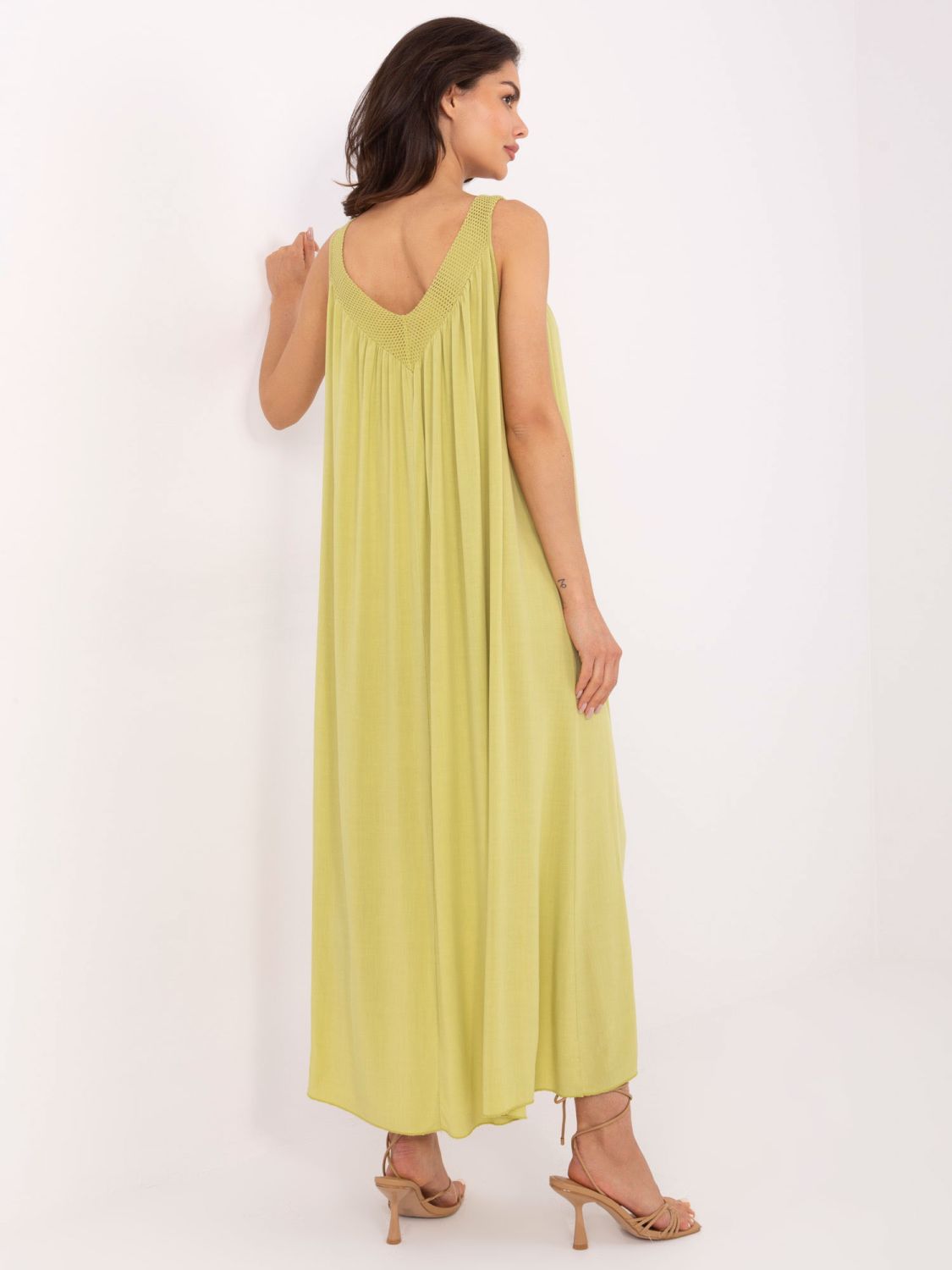 Limonkasta oversize obleka z V izrezom