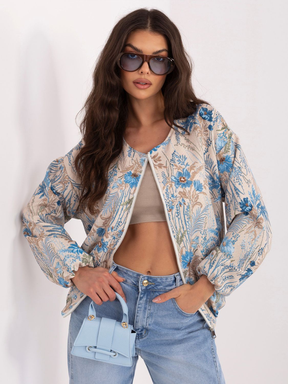 Modra bomber jakna s cvetličnim vzorcem brez kapuce