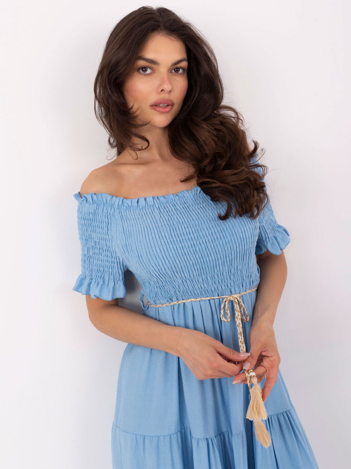 Široka modra obleka z pasom