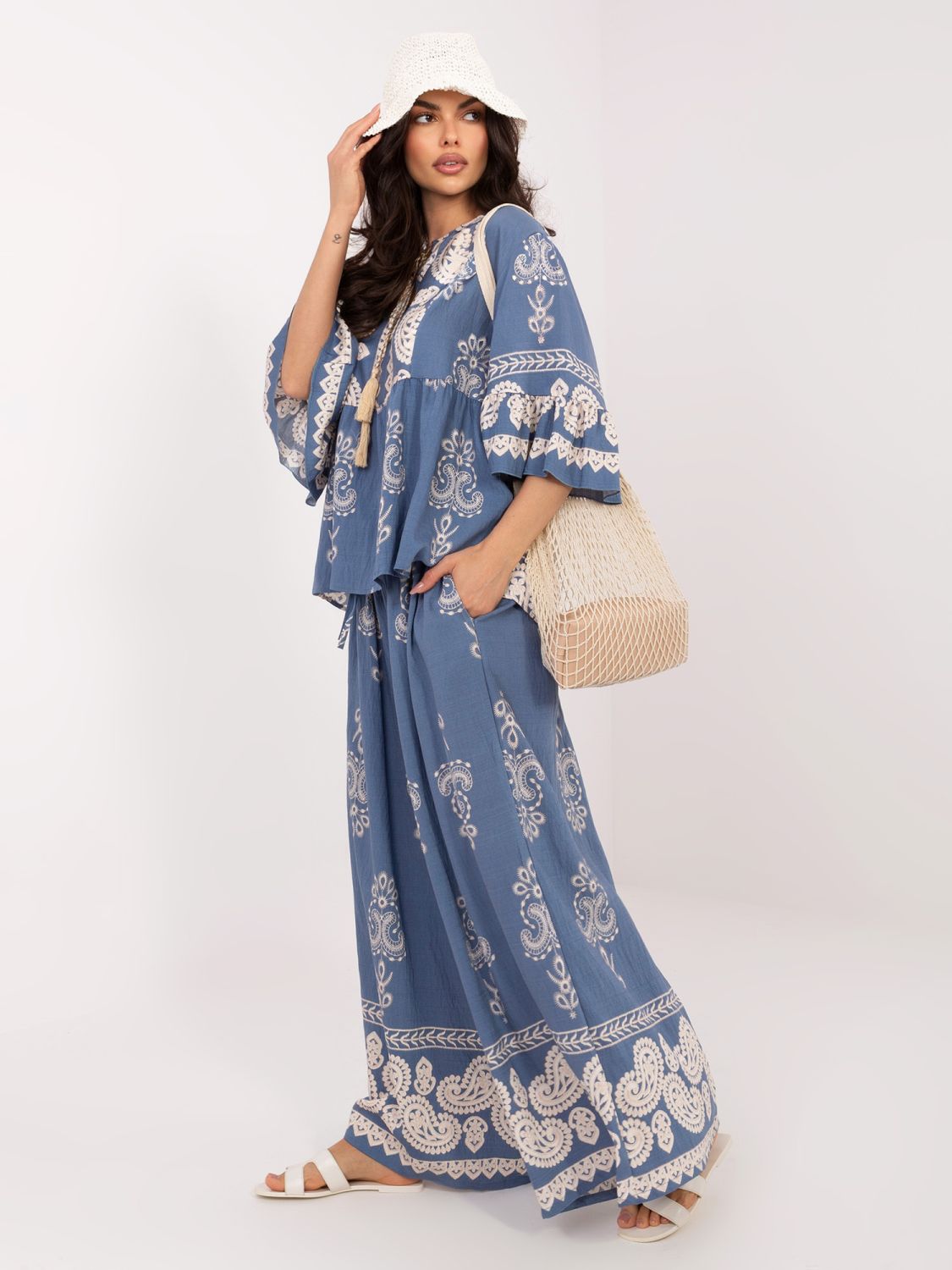 Moder ženski komplet s potiskom in zavezovanjem