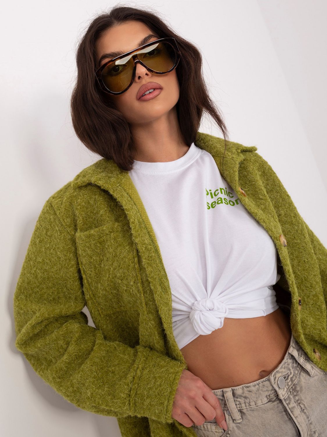 Olivno zelena prehodna jakna z ovratnikom in žepi