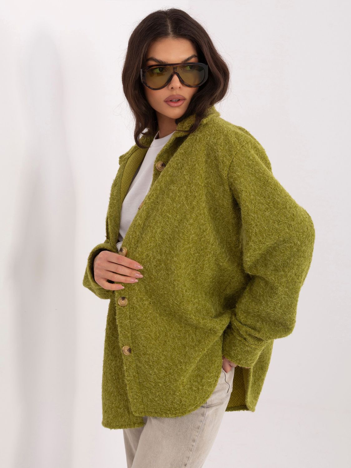 Olivno zelena prehodna jakna z ovratnikom in žepi