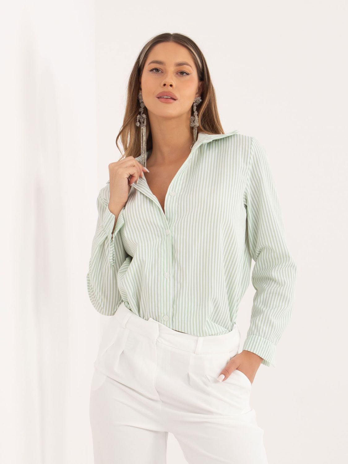 Pistacijeva črtasta srajca z dolgimi rokavi