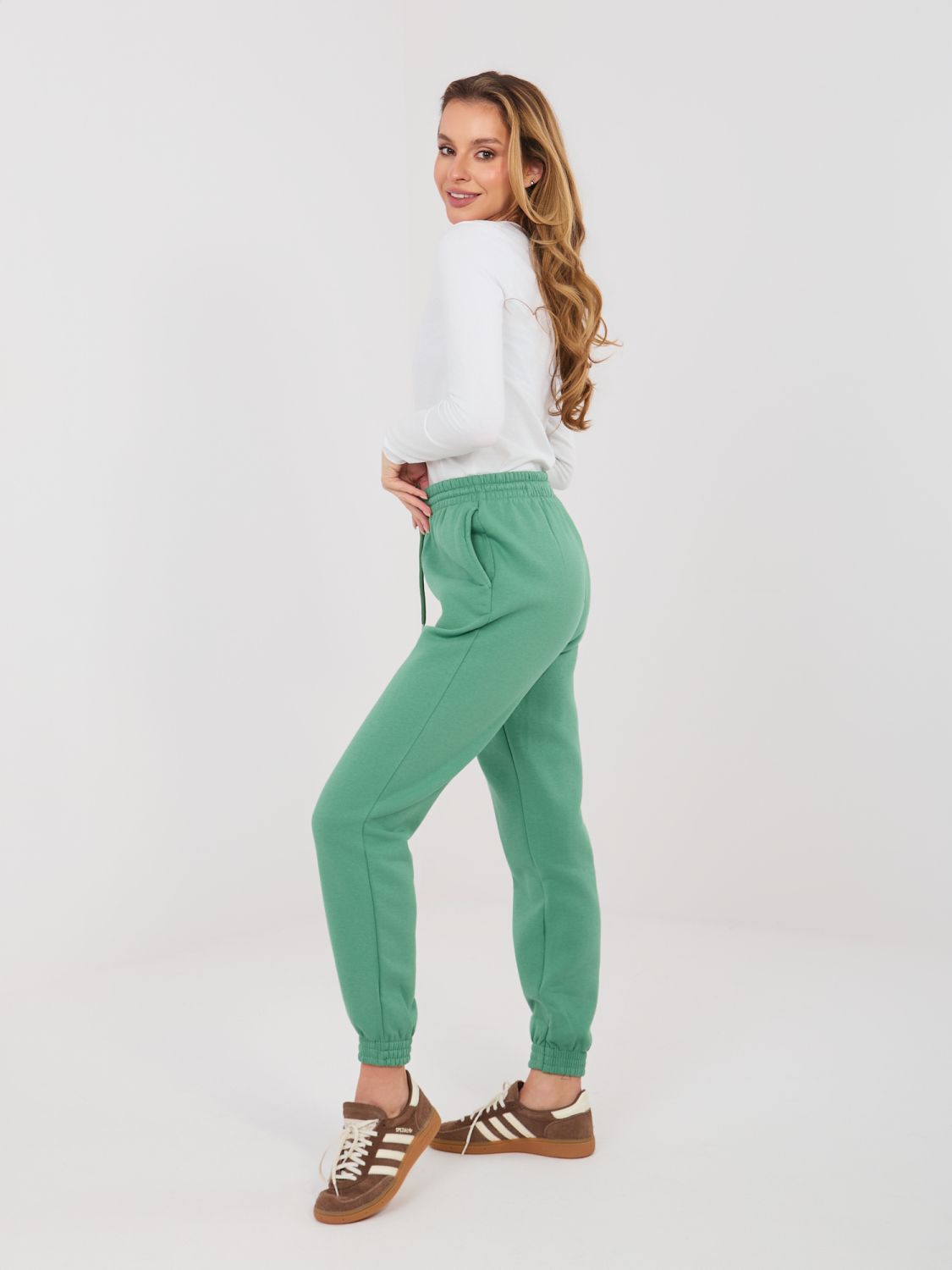 Pistacijeve športne hlače z visokim pasom