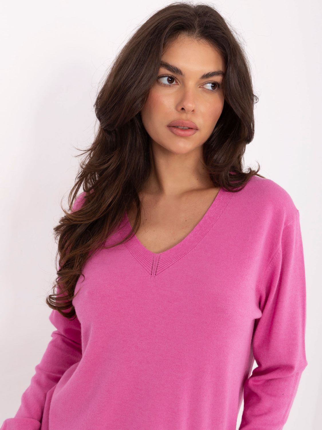 Roza viskozni pulover z V-izrezom