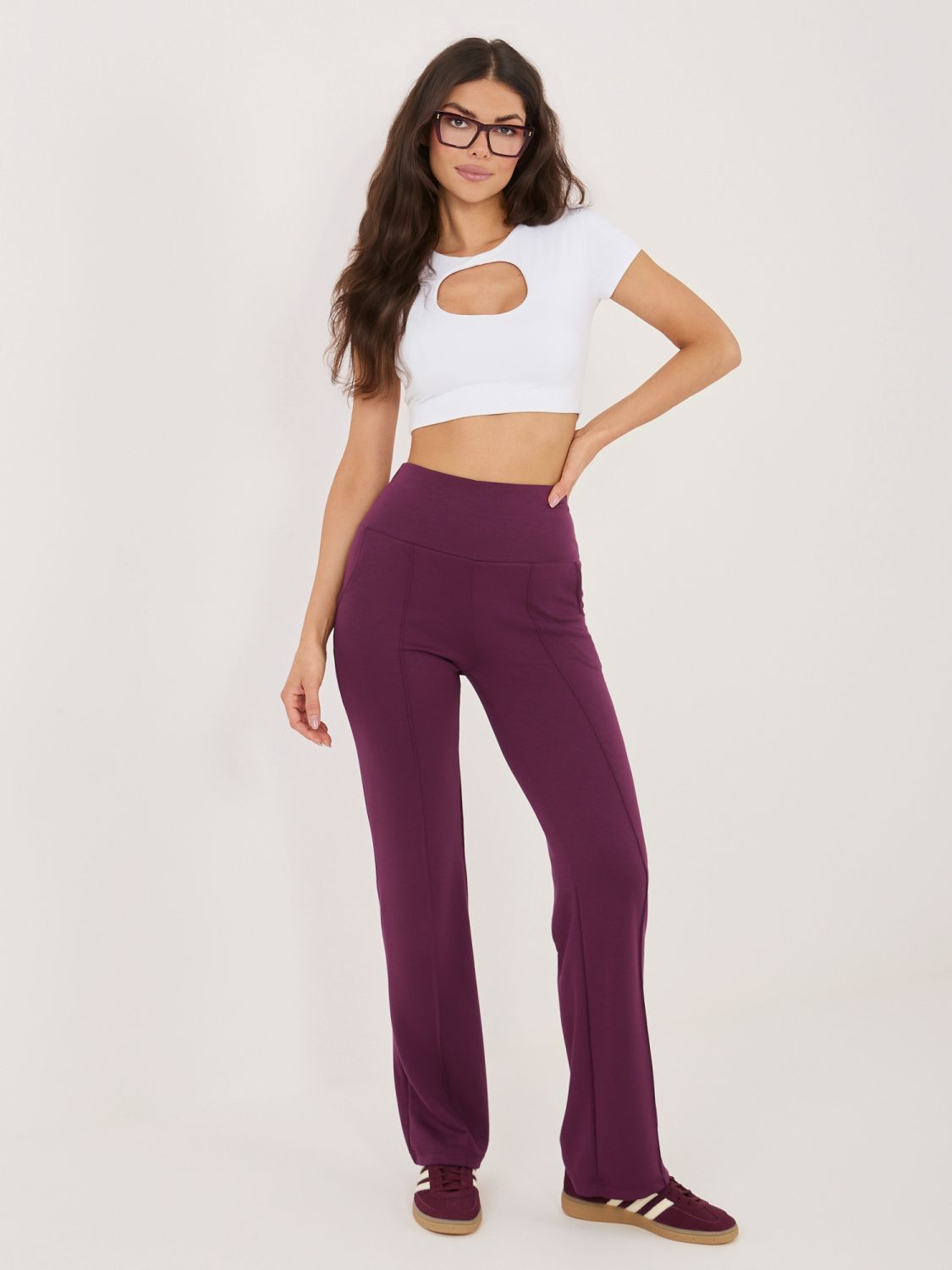 Temno vijolične športne hlače z ravnim krojem