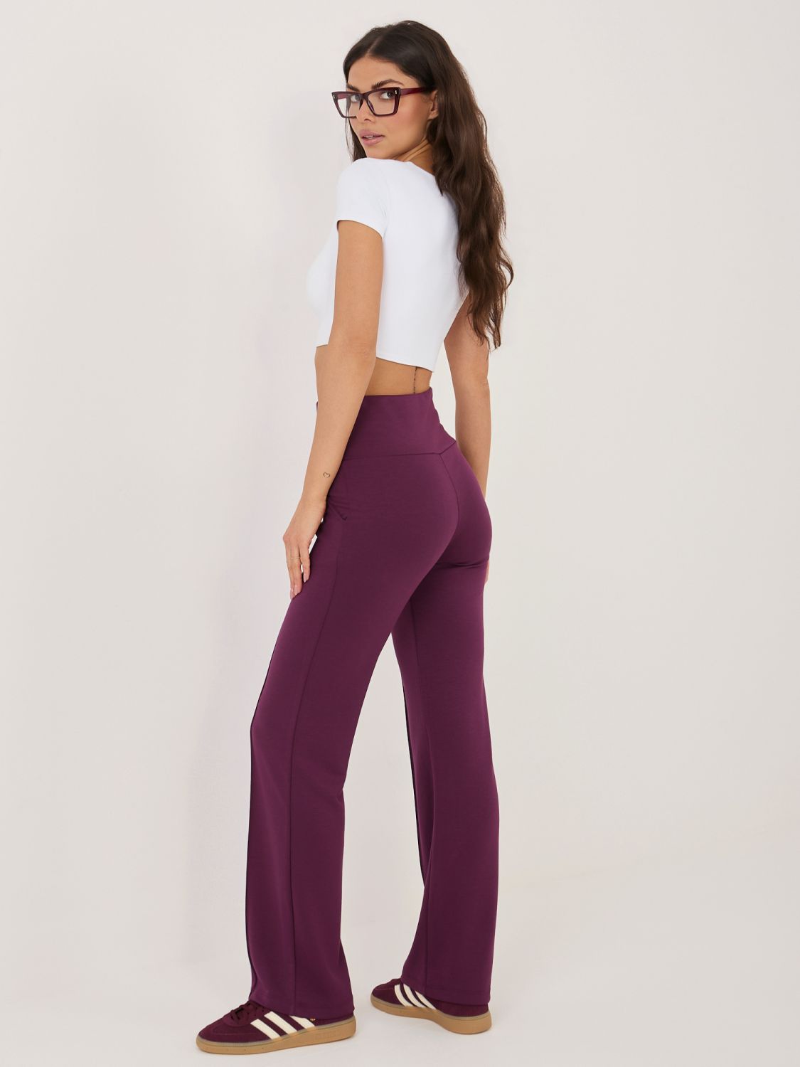 Temno vijolične športne hlače z ravnim krojem