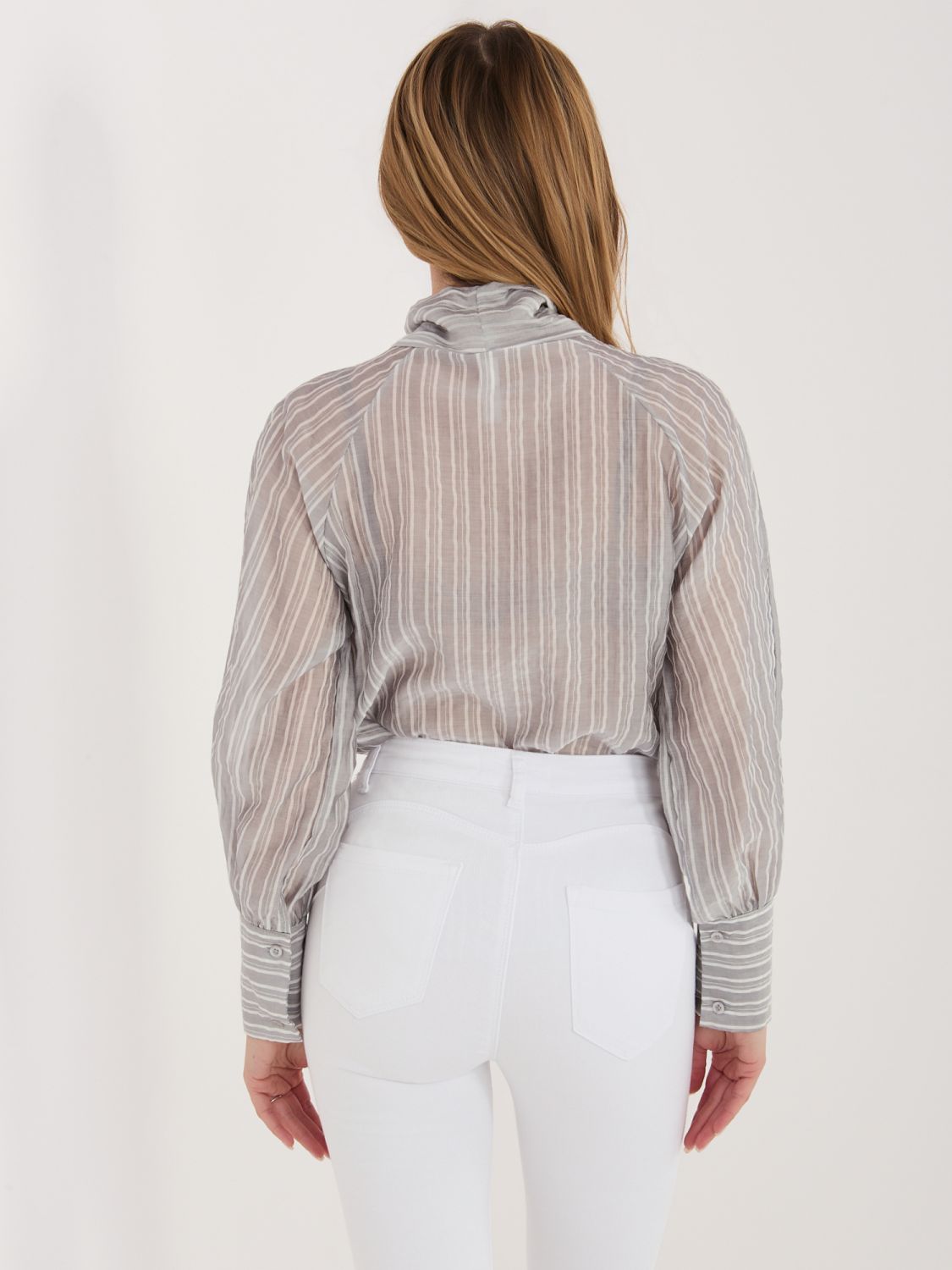 Siva črtasta klasična srajca z vezalko in napihnjenimi rokavi