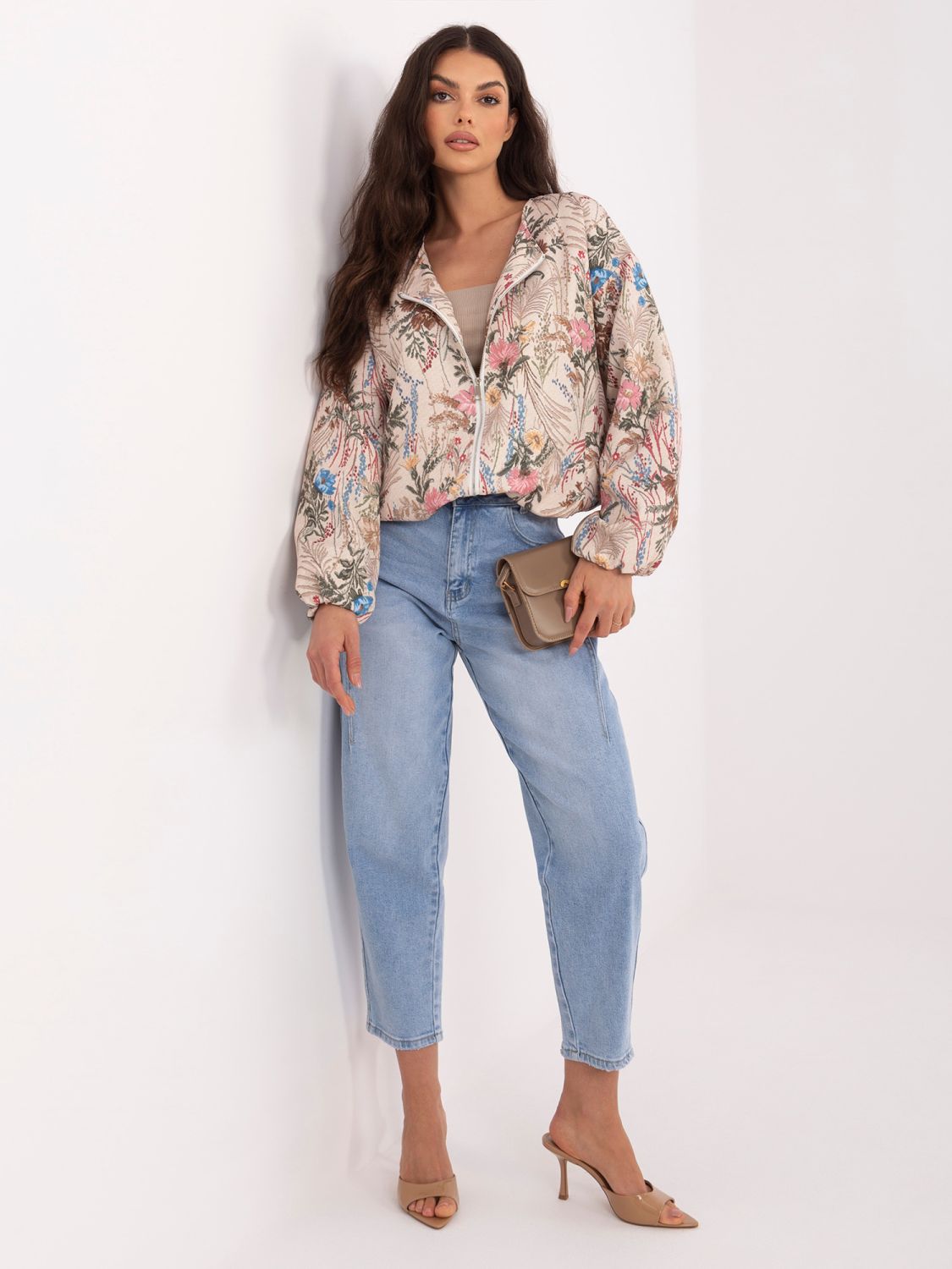 Zelena bomber jakna s cvetličnim vzorcem in podlogo