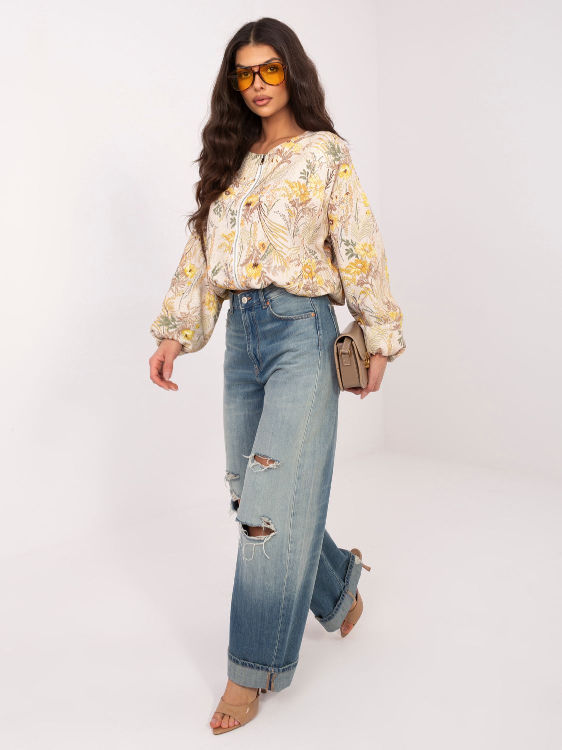 Rumena bomber jakna s cvetličnim vzorcem in podlogo