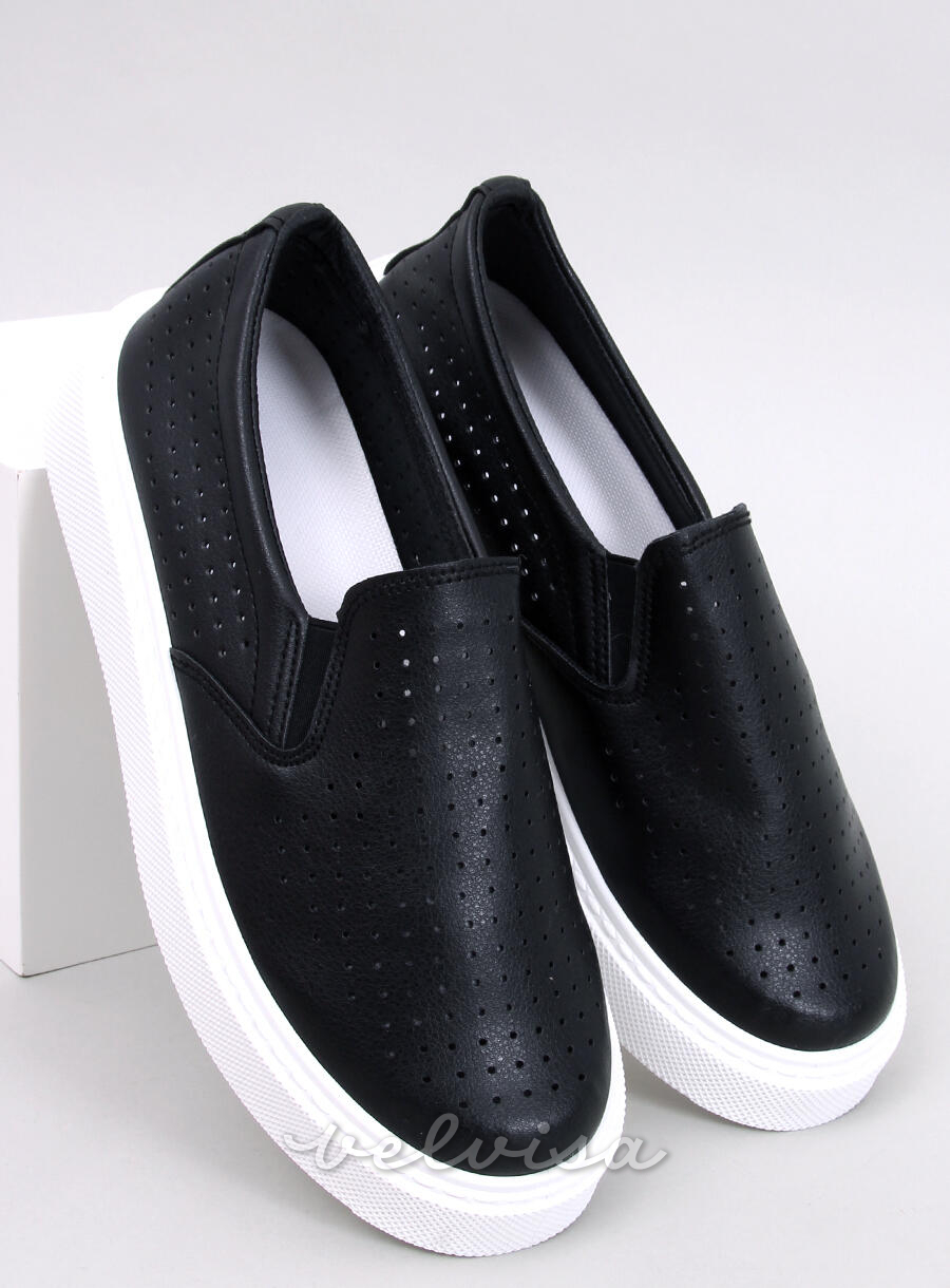 Perforirane slip-on superge črne