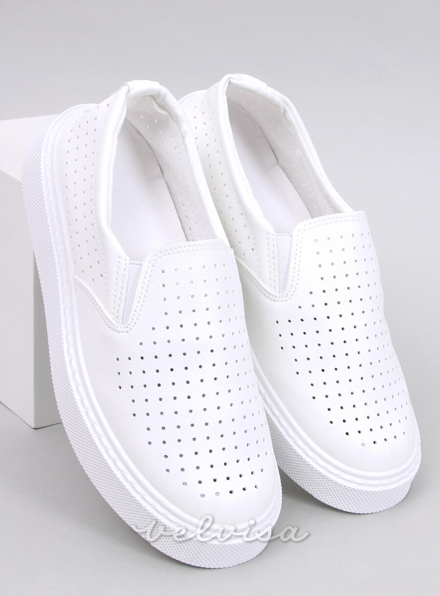 Perforirane slip-on superge bele