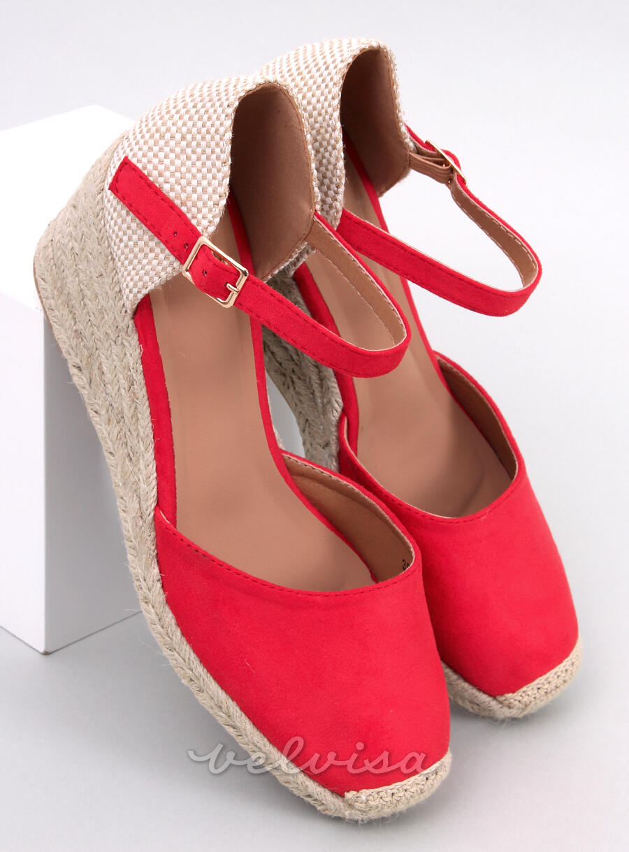 Ženski sandali s klinasto peto rdeči