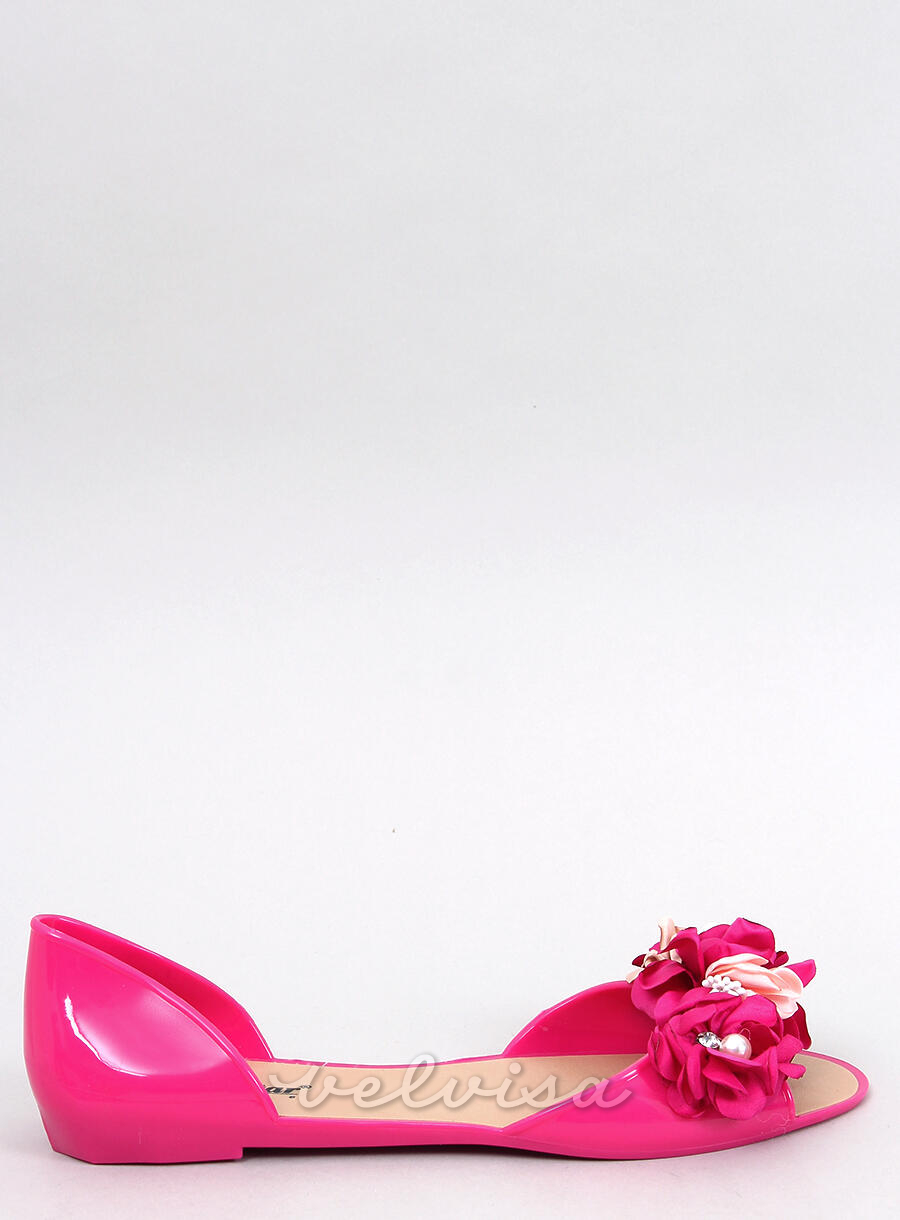 Rožnati gumijasti sandali s cvetovi