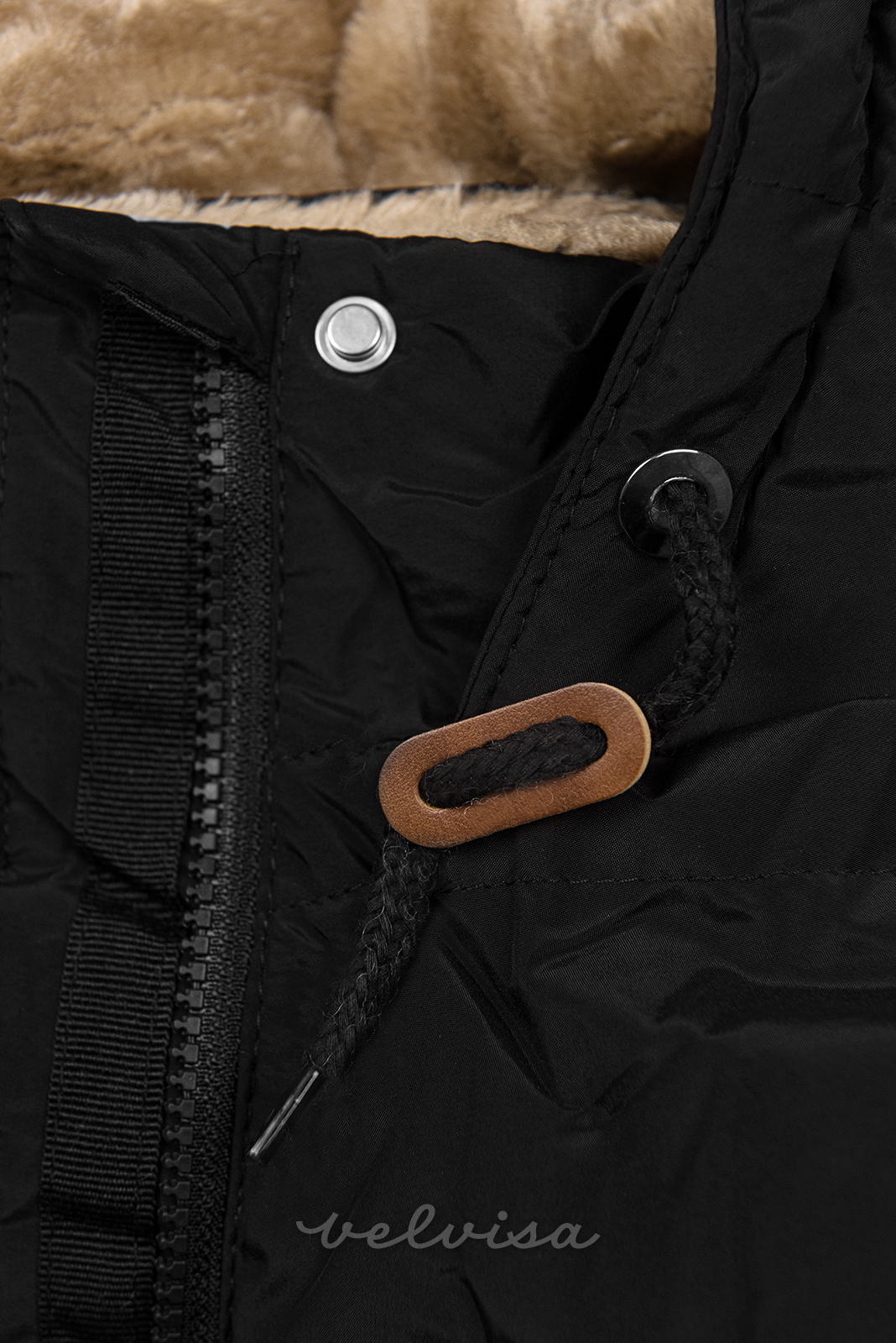 Črna zimska bunda s podlogo iz pliša
