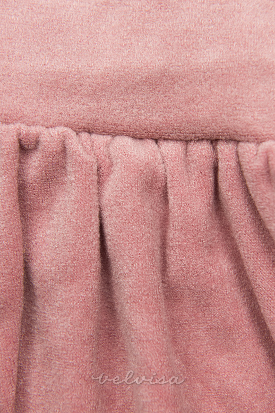 Svetlo rožnata kratka obleka s čipko
