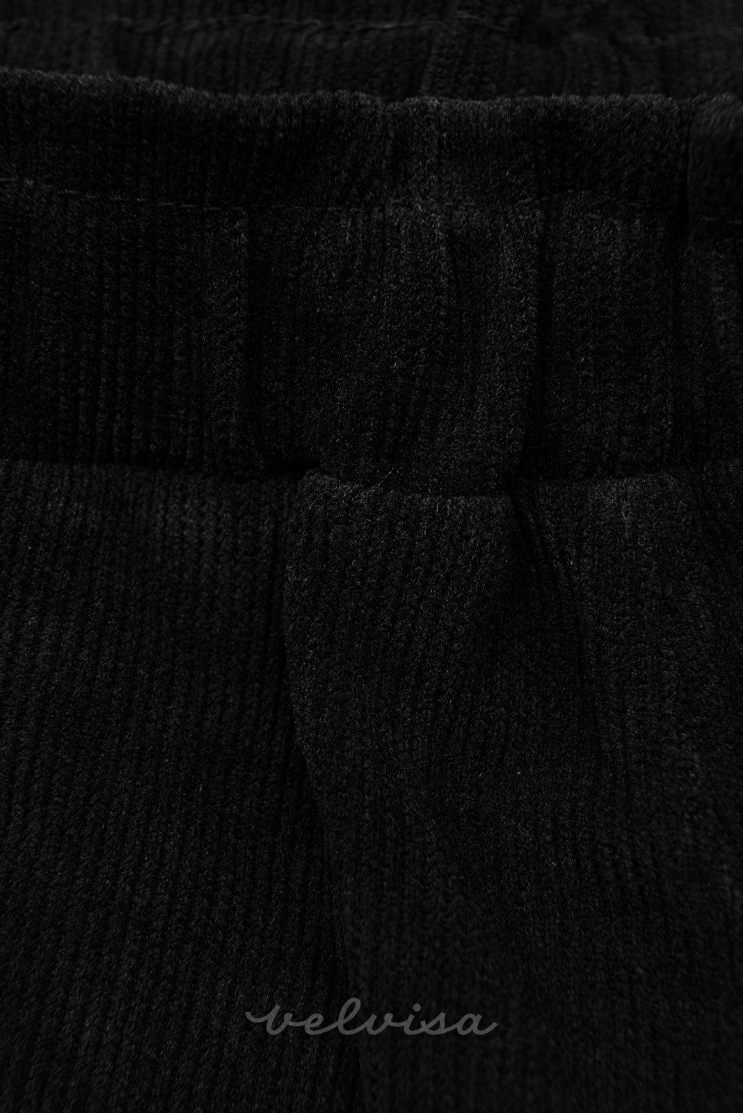 Črne udobne hlače z elastiko v pasu