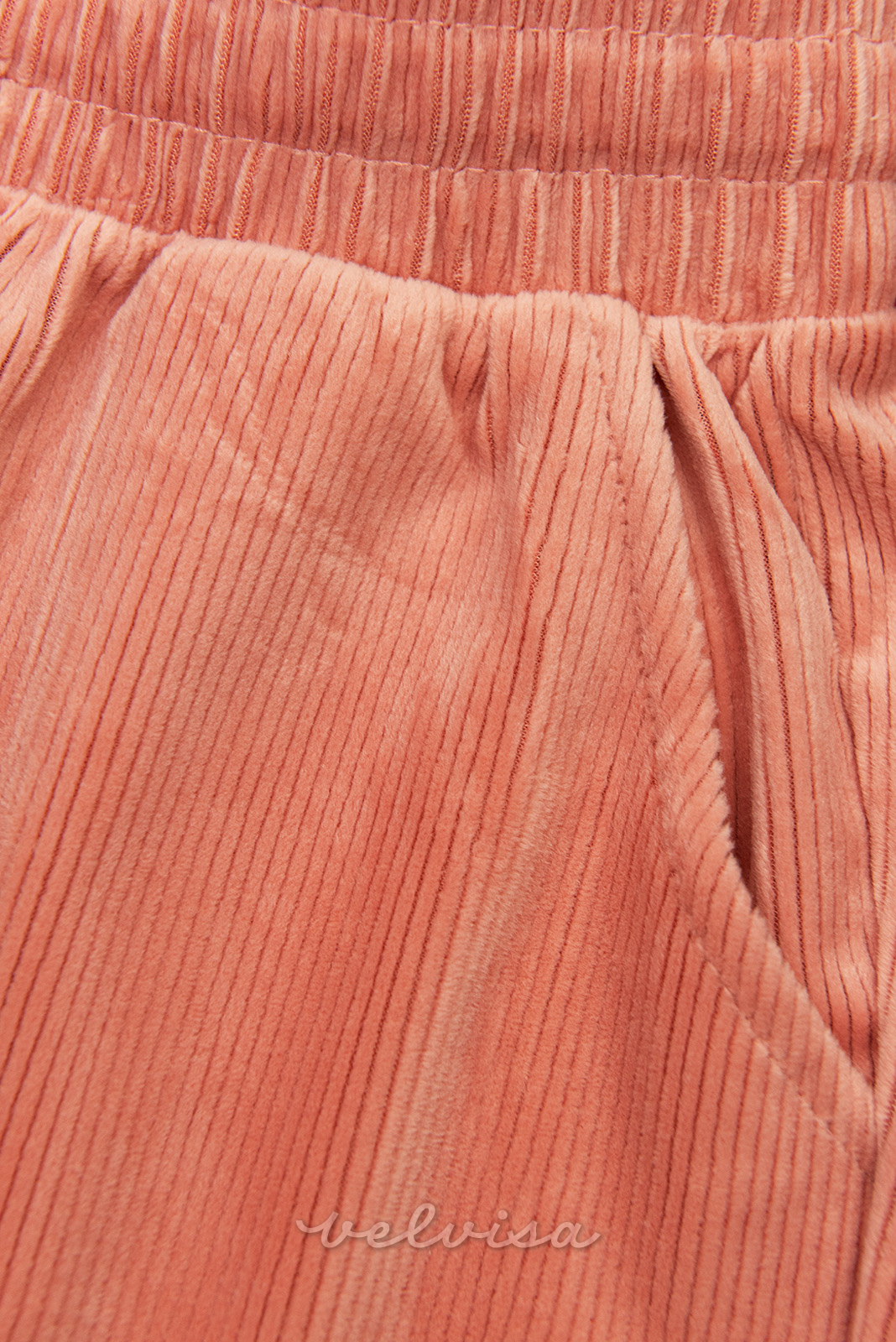 Lososovo rožnate udobne hlače z vzorcem rebrastega žameta