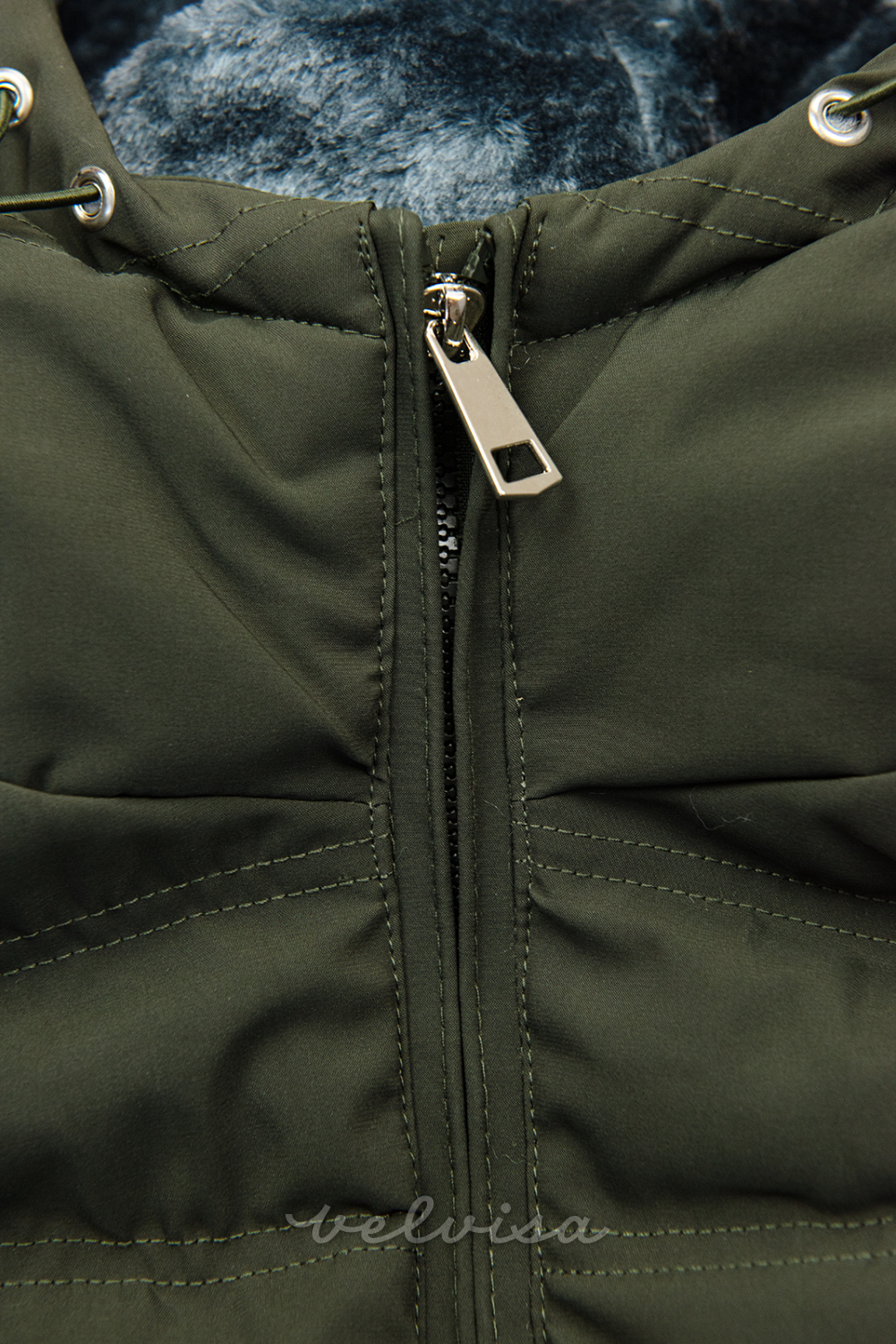 Vojaško zelena zimska jakna s sivim plišem