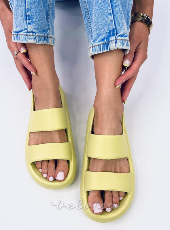 Neonskozeleni sandali iz pene