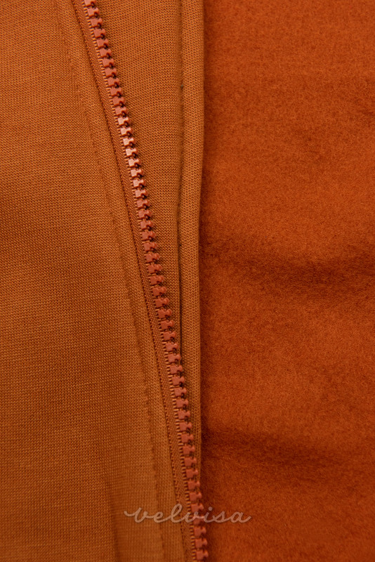 Terakotna jopica s podlogo z vzorcem v kapuci