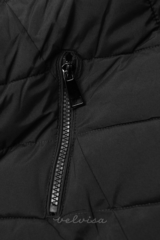 Črna zimska bunda, krojena za širše boke