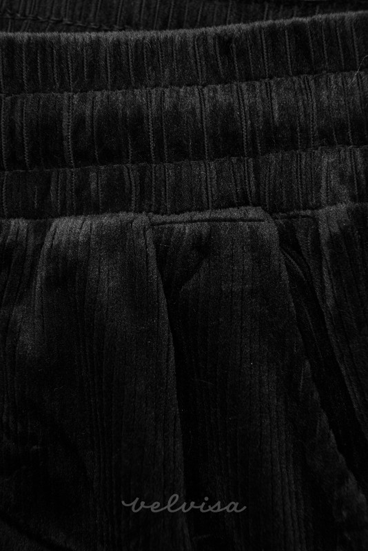 Črne udobne hlače z vzorcem rebrastega žameta