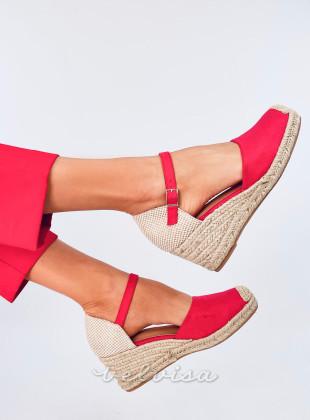 Ženski sandali s klinasto peto rdeči