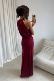 Dolga bordo maxi obleka z razporkom