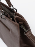 Rjava shopper torba z embosiranim napisom