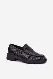 Črni mokasin z vtisnjenim vzorcem