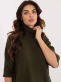 Stilni khaki pulover z ovratnikom