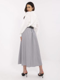 Elegantna maxi krila s stilskim pasom