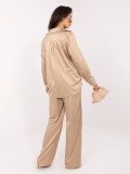 Bež komplet srajca in hlače s pasom