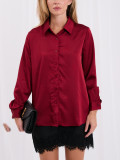 Elegantna bordo srajca z aplikacijo