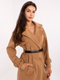 Eleganten prehodni plašč v camel barvi