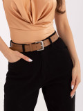 Črne mom jeans hlače s pasom