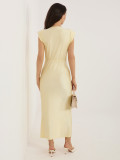 Elegantna rumena midi obleka s preklopnim izrezom