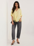 Rumena bluza z V-izrezom in kratkimi rokavi