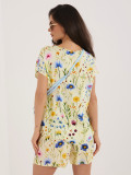 Rumene kratke hlače s cvetličnim potiskom